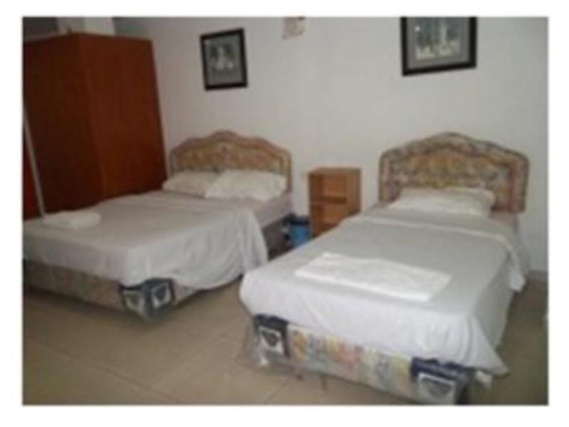 Super Oyo 90494 Sam Huat Hotel Kampong Atap Dış mekan fotoğraf